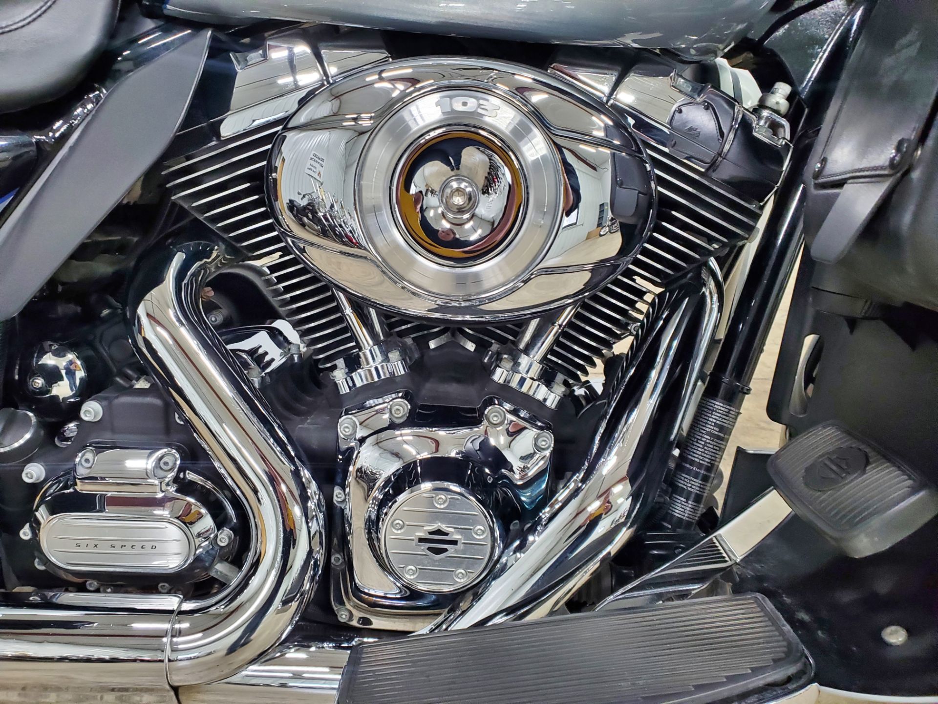 2012 Harley-Davidson Electra Glide® Ultra Limited in Sandusky, Ohio - Photo 2