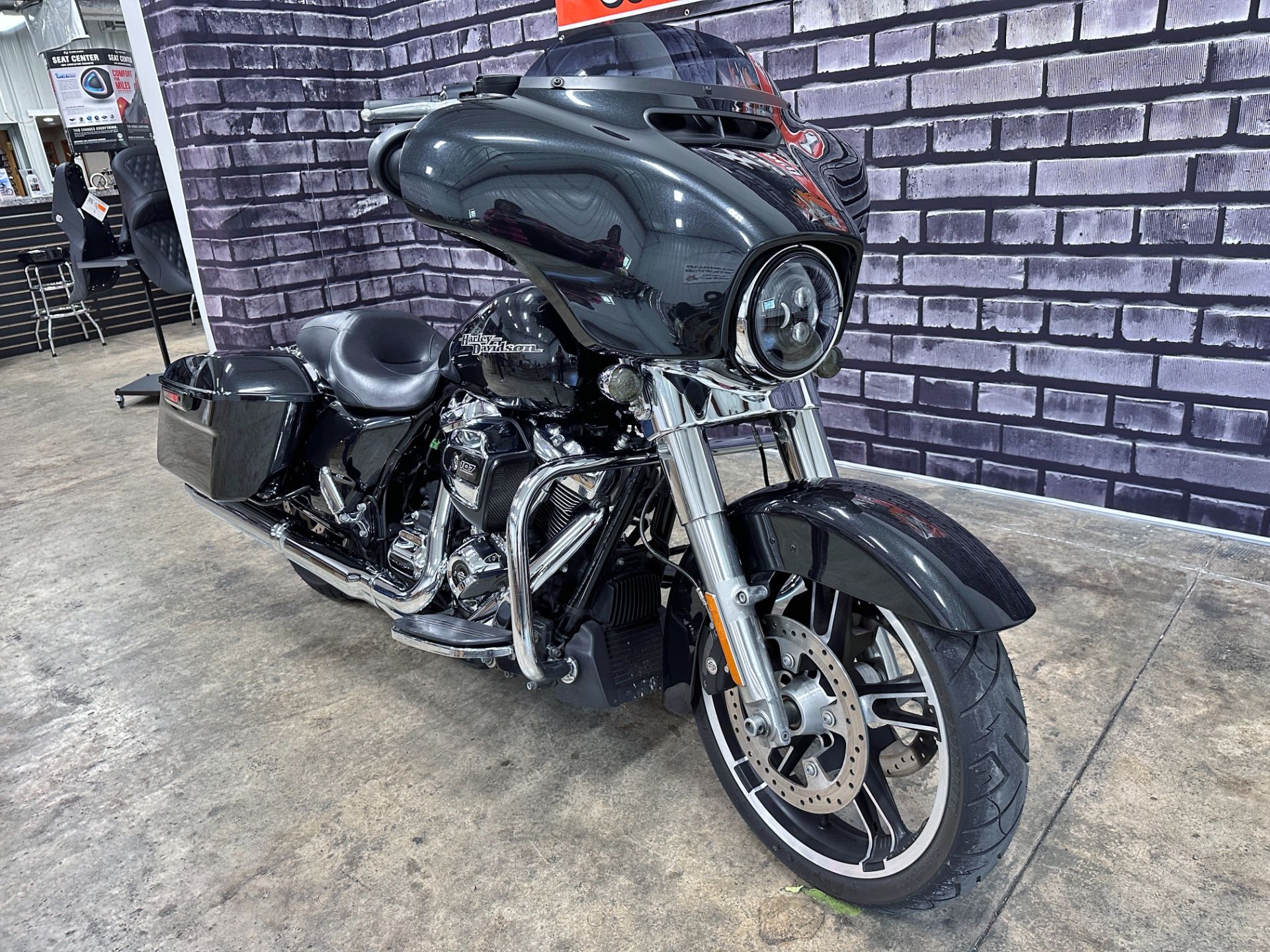 2018 Harley-Davidson Street Glide® in Sandusky, Ohio - Photo 3