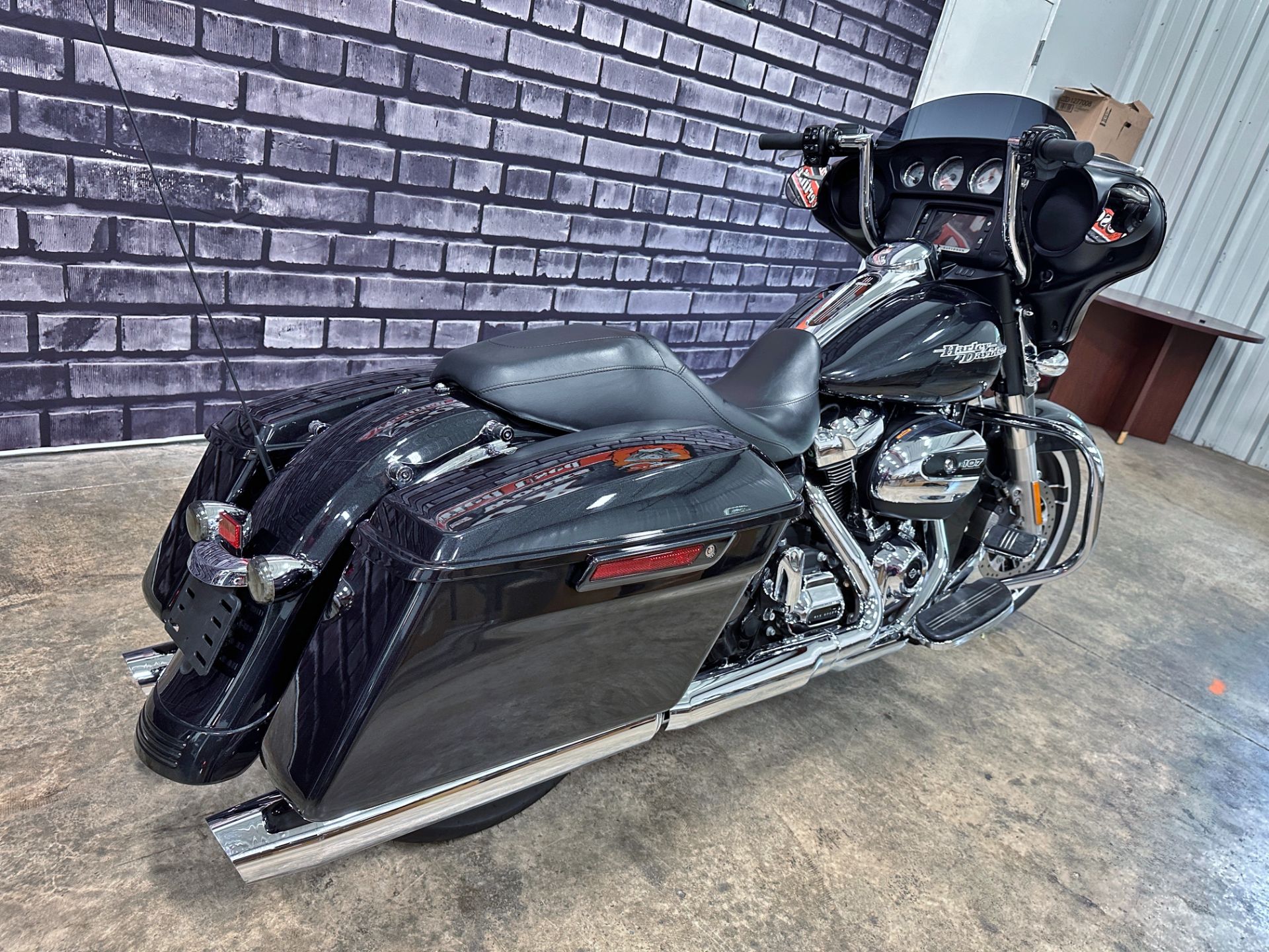 2018 Harley-Davidson Street Glide® in Sandusky, Ohio - Photo 8