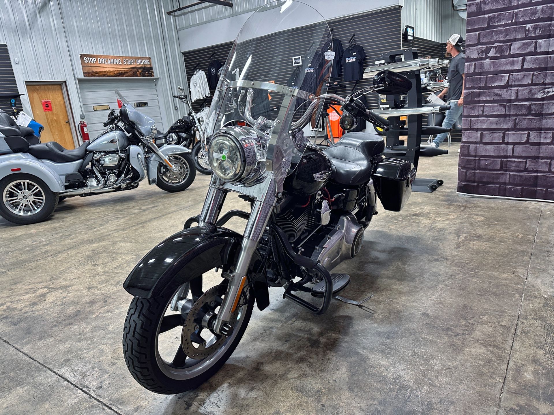 2016 Harley-Davidson Switchback™ in Sandusky, Ohio - Photo 5