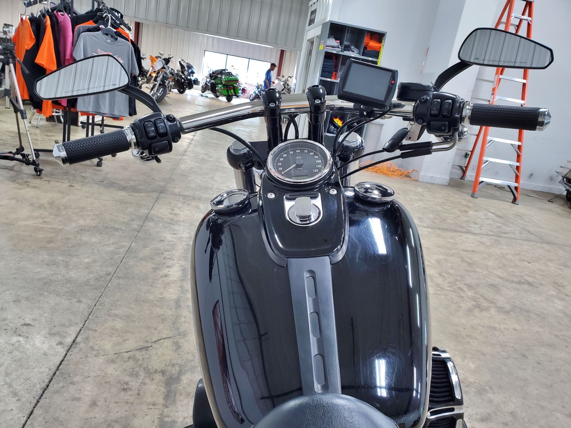 2015 Harley-Davidson Fat Bob® in Sandusky, Ohio - Photo 11