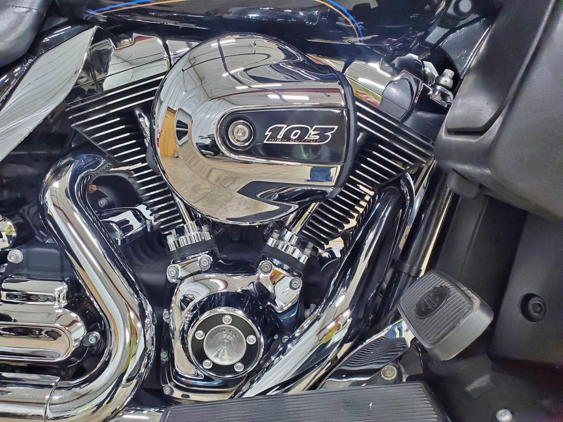 2014 Harley-Davidson Electra Glide® Ultra Classic® in Sandusky, Ohio - Photo 2