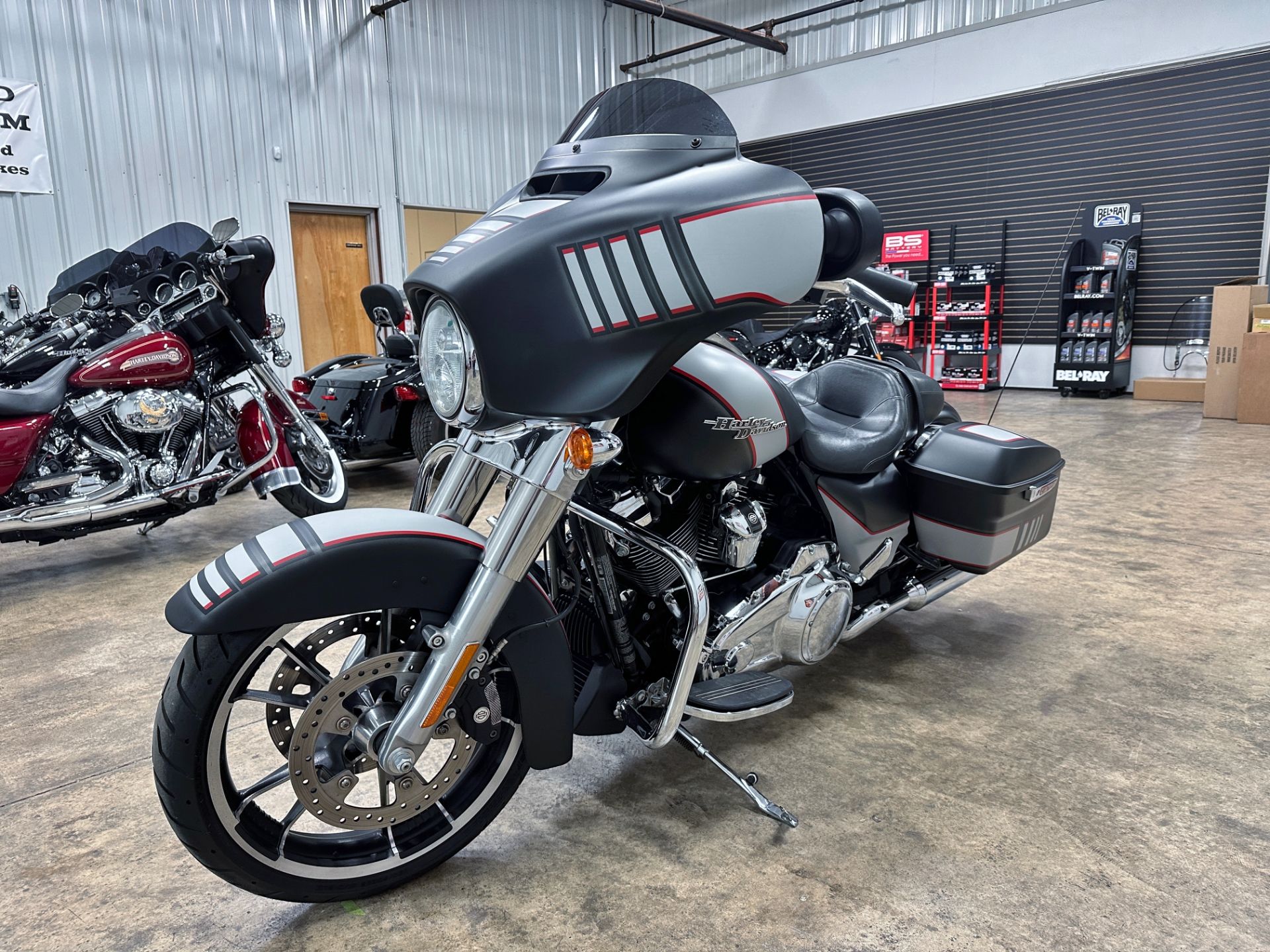 2020 Harley-Davidson Street Glide® in Sandusky, Ohio - Photo 5