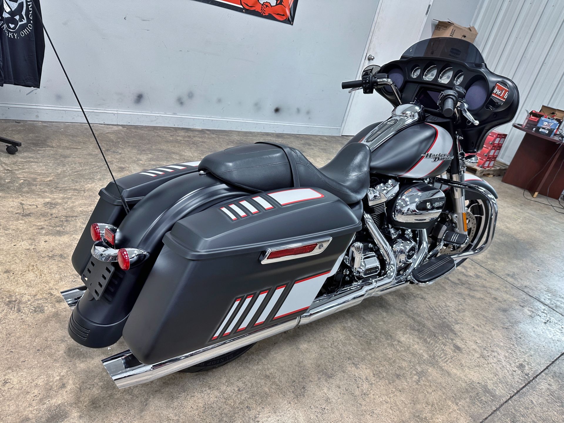 2020 Harley-Davidson Street Glide® in Sandusky, Ohio - Photo 9