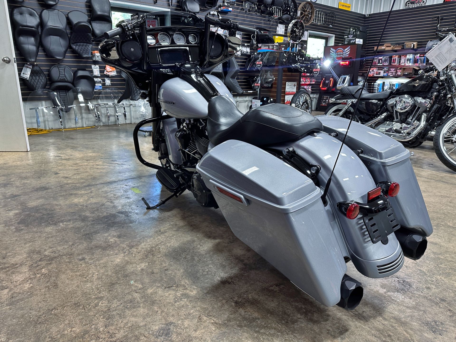 2019 Harley-Davidson Street Glide® Special in Sandusky, Ohio - Photo 6