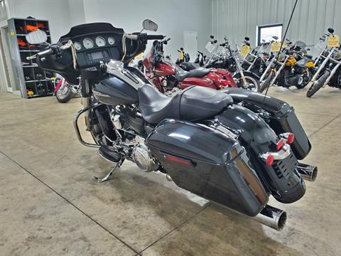 2017 Harley-Davidson Street Glide® in Sandusky, Ohio - Photo 7