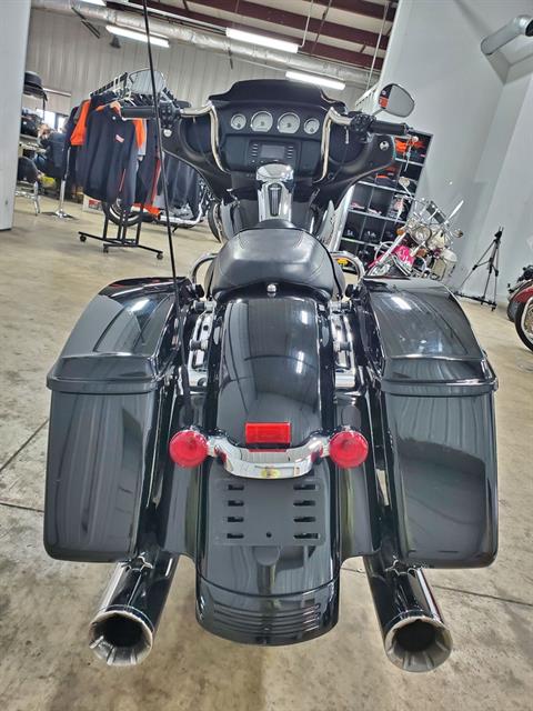 2017 Harley-Davidson Street Glide® in Sandusky, Ohio - Photo 8