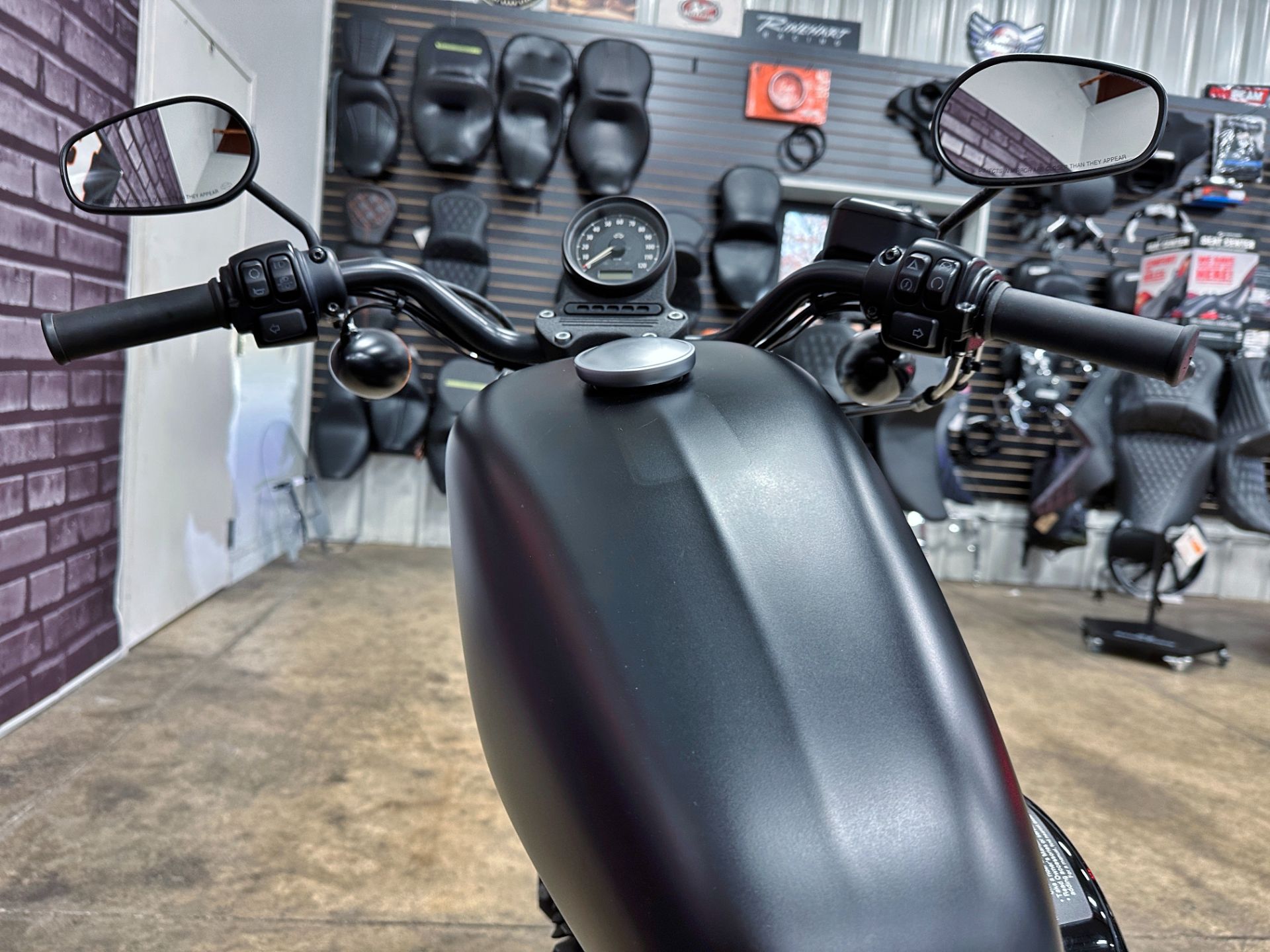 2021 Harley-Davidson Iron 883™ in Sandusky, Ohio - Photo 10