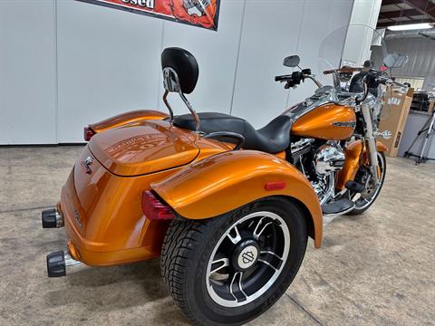 2015 Harley-Davidson Freewheeler™ in Sandusky, Ohio - Photo 9