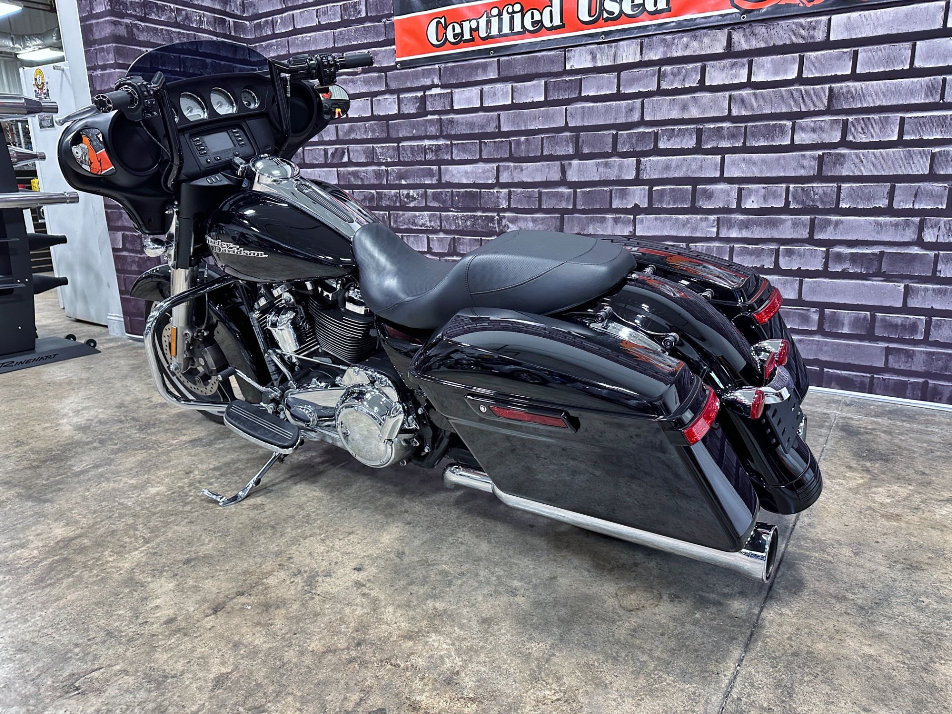 2019 Harley-Davidson Street Glide® in Sandusky, Ohio - Photo 6