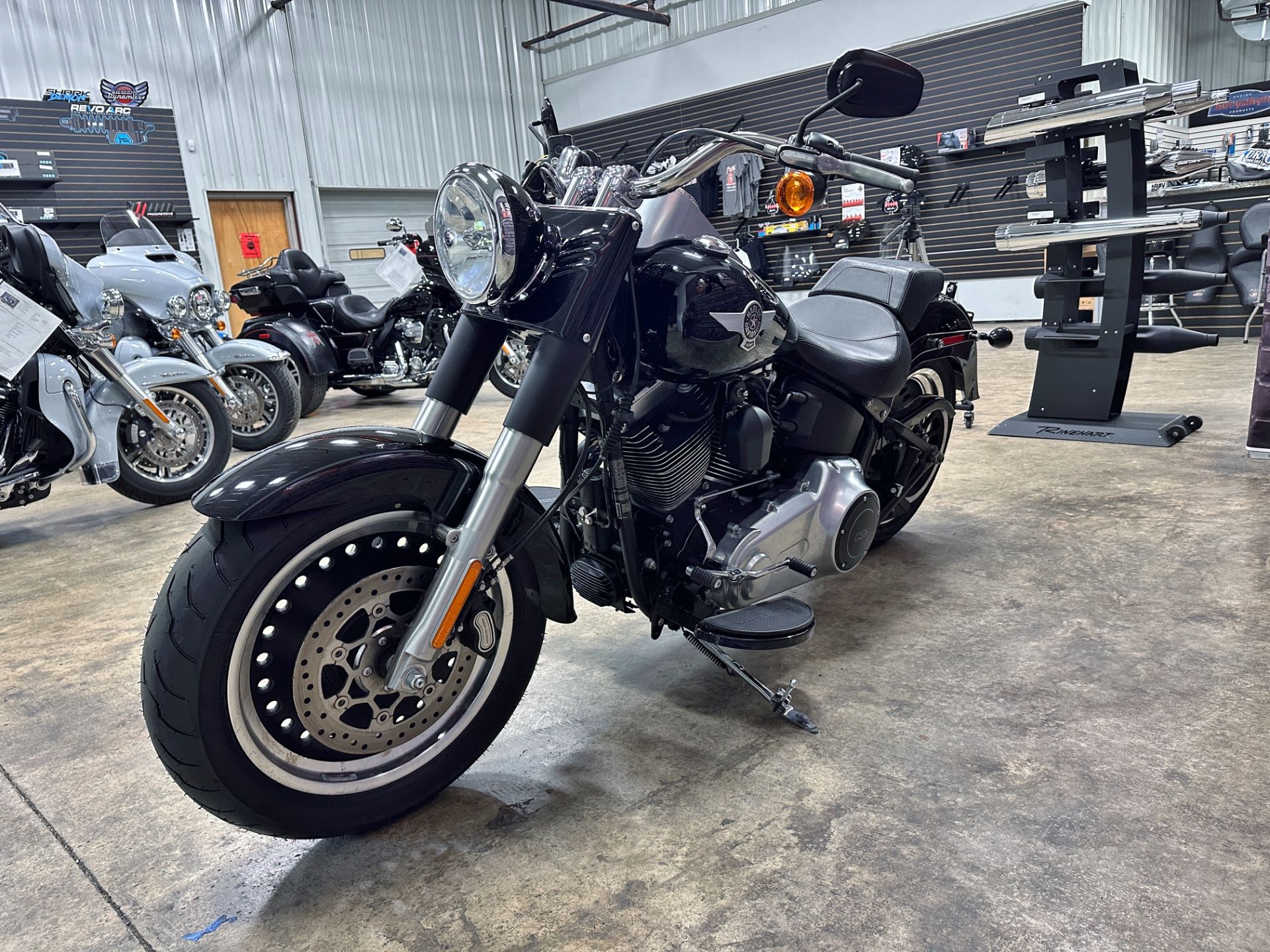 2015 Harley-Davidson Fat Boy® Lo in Sandusky, Ohio - Photo 5