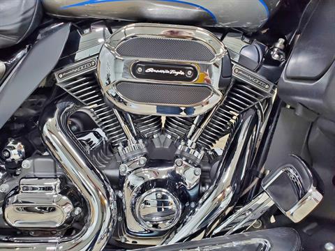 2016 Harley-Davidson CVO™ Road Glide™ Ultra in Sandusky, Ohio - Photo 2