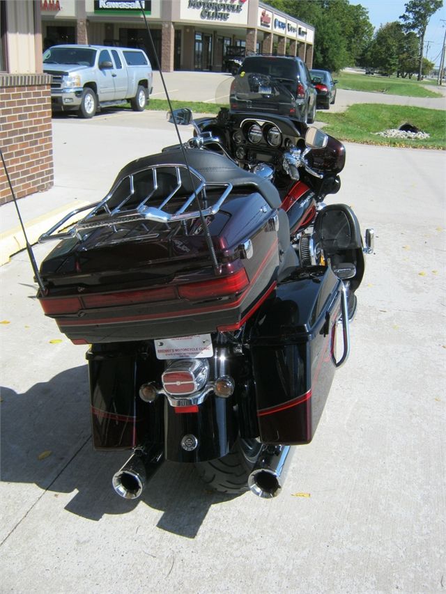 2013 Harley-Davidson FLHTCUSE8 CVO CVO in Bettendorf, Iowa - Photo 24