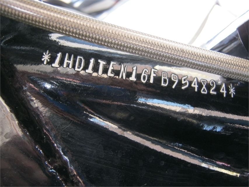 2015 Harley-Davidson CVO™ Limited in Bettendorf, Iowa - Photo 9