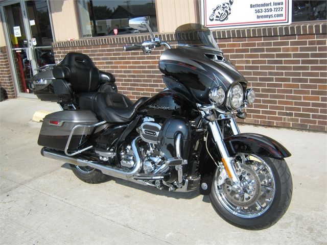 2015 Harley-Davidson CVO™ Limited in Bettendorf, Iowa - Photo 36