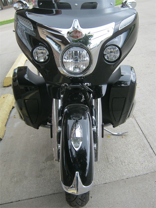 2021 Indian Motorcycle Roadmaster® in Bettendorf, Iowa - Photo 2