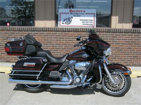 2011 Harley-Davidson Ultra Classic® Electra Glide® in Bettendorf, Iowa - Photo 1