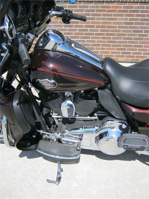 2011 Harley-Davidson Ultra Classic® Electra Glide® in Bettendorf, Iowa - Photo 2