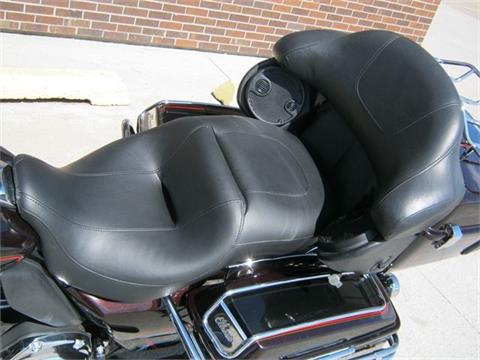 2011 Harley-Davidson Ultra Classic® Electra Glide® in Bettendorf, Iowa - Photo 4