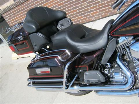 2011 Harley-Davidson Ultra Classic® Electra Glide® in Bettendorf, Iowa - Photo 11