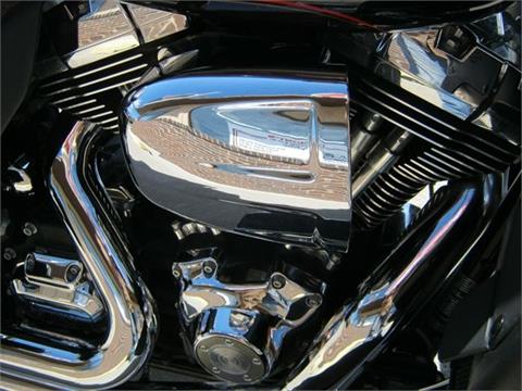 2011 Harley-Davidson Ultra Classic® Electra Glide® in Bettendorf, Iowa - Photo 14