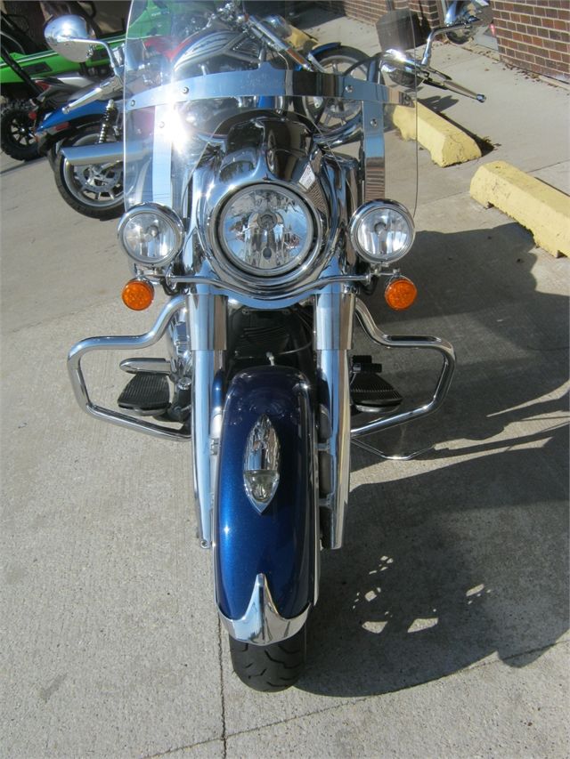 2017 Indian Motorcycle Springfield Sapphire Blue over Star Silver in Bettendorf, Iowa - Photo 2