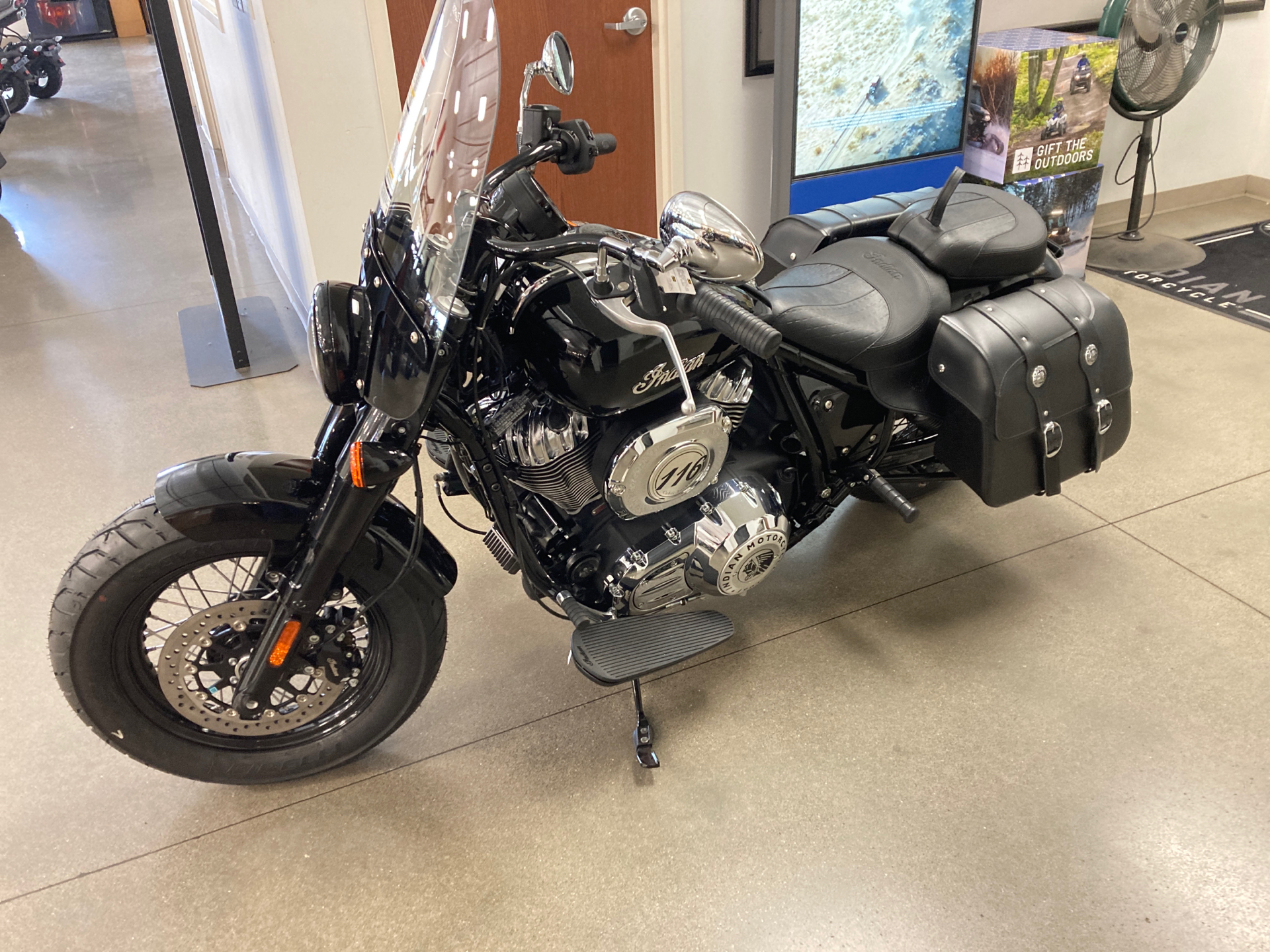 2023 Indian Motorcycle Super Chief Limited ABS in Bettendorf, Iowa - Photo 2