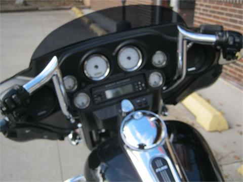 2013 Harley-Davidson Street Glide® in Bettendorf, Iowa - Photo 18