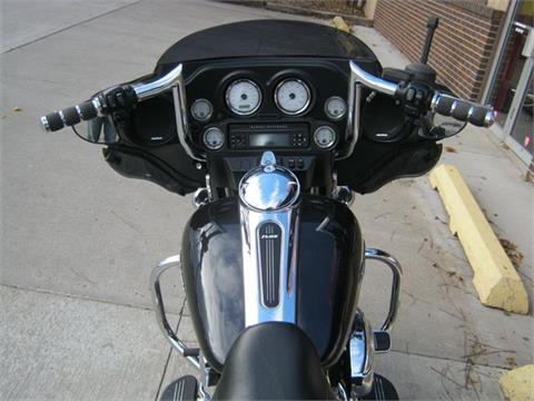 2013 Harley-Davidson Street Glide® in Bettendorf, Iowa - Photo 22