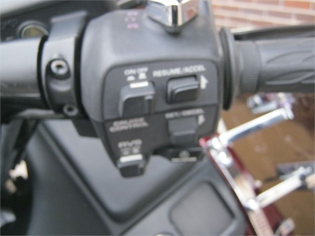 2006 Honda Gold Wing® Airbag in Bettendorf, Iowa - Photo 12