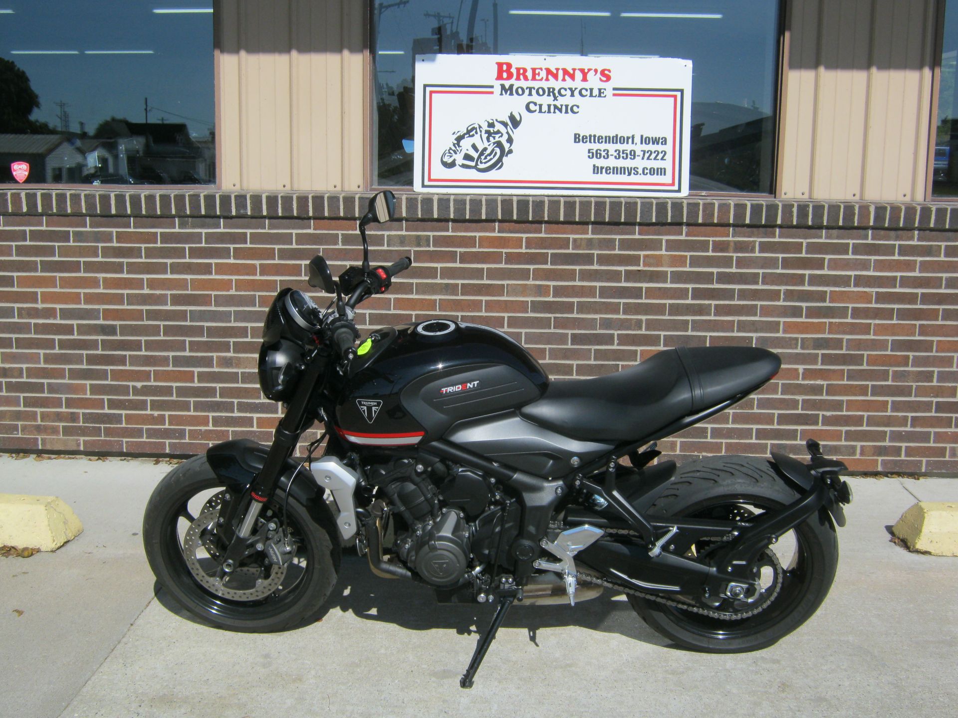 2023 Triumph Trident 660 in Bettendorf, Iowa - Photo 2