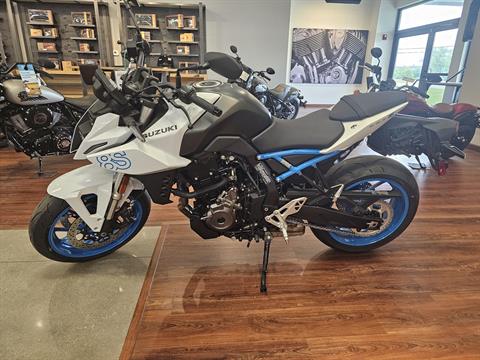 2023 Suzuki GSX-8S in Bettendorf, Iowa - Photo 2