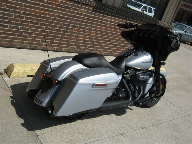 2019 Harley-Davidson Street Glide® Special in Bettendorf, Iowa - Photo 8