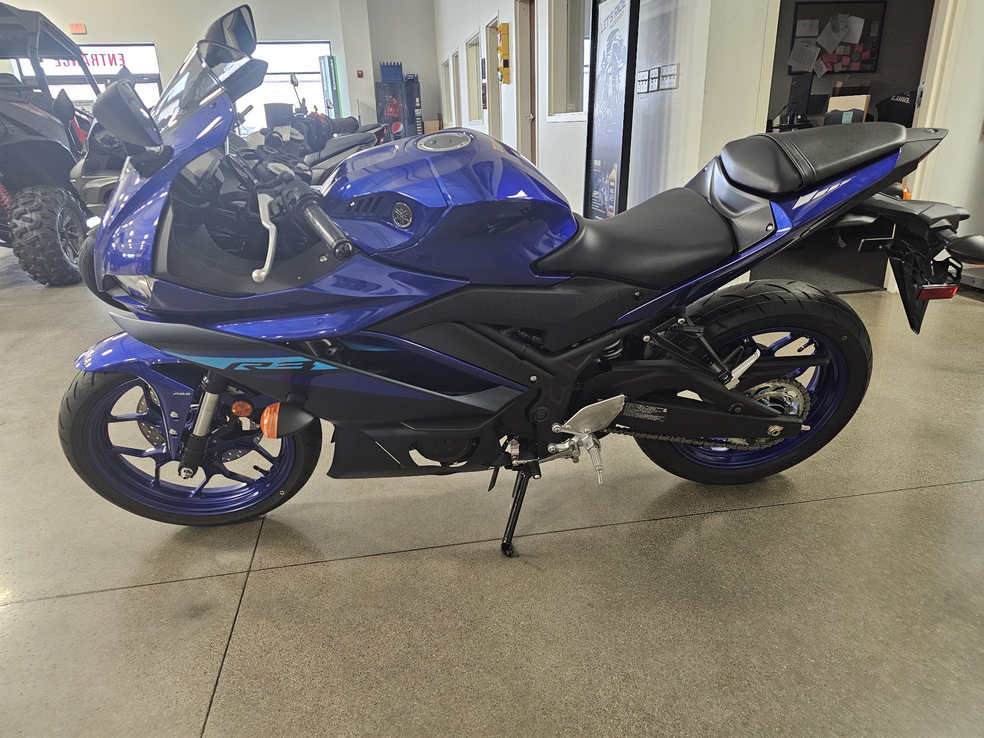 2024 Yamaha YZF-R3 in Bettendorf, Iowa - Photo 1