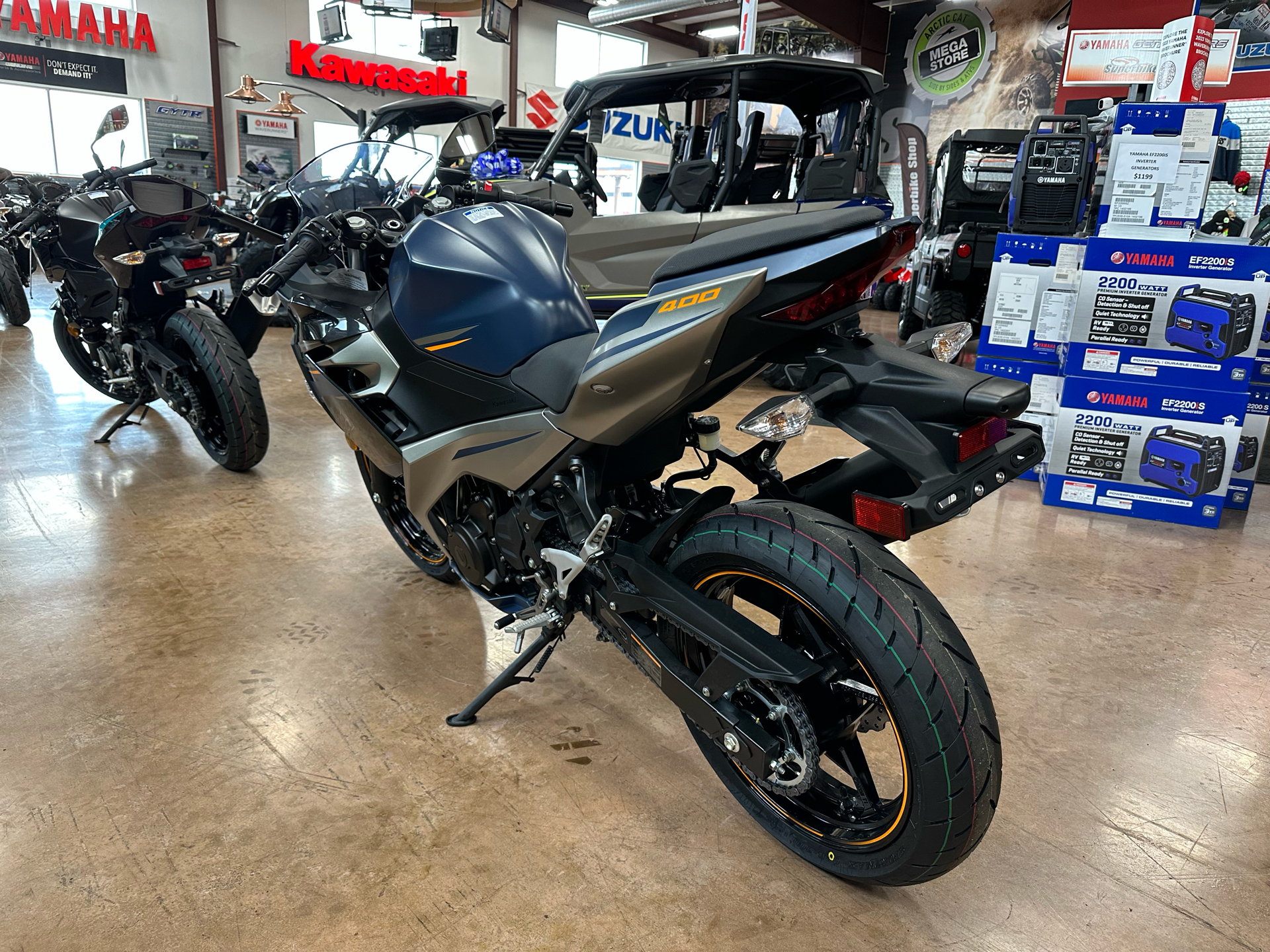 2023 Kawasaki Ninja 400 in Evansville, Indiana - Photo 5