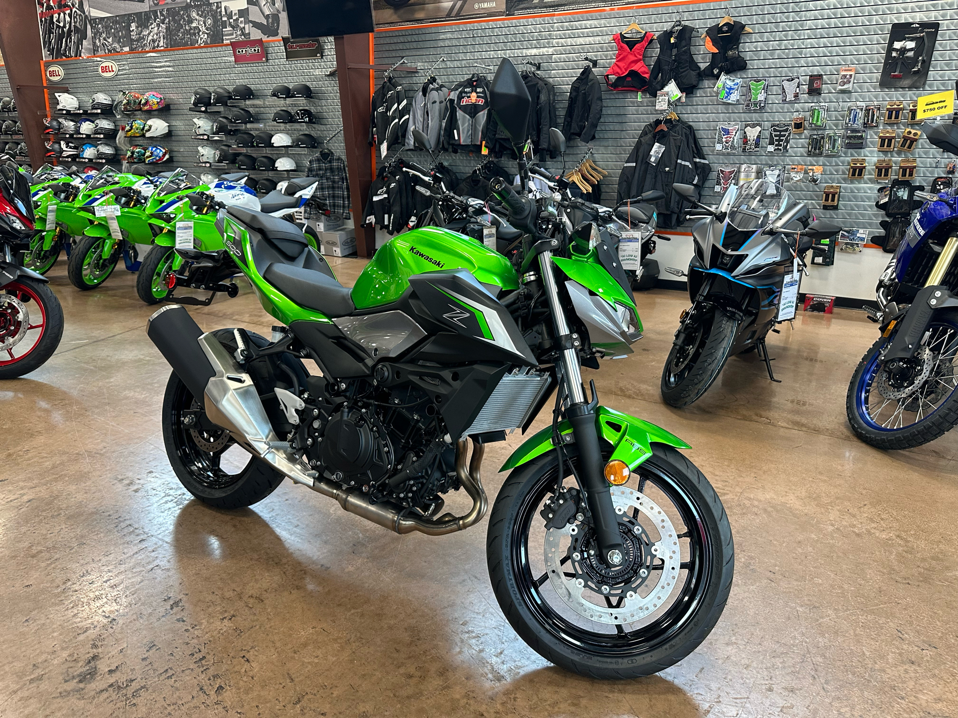 2024 Kawasaki Z500 ABS in Evansville, Indiana - Photo 2