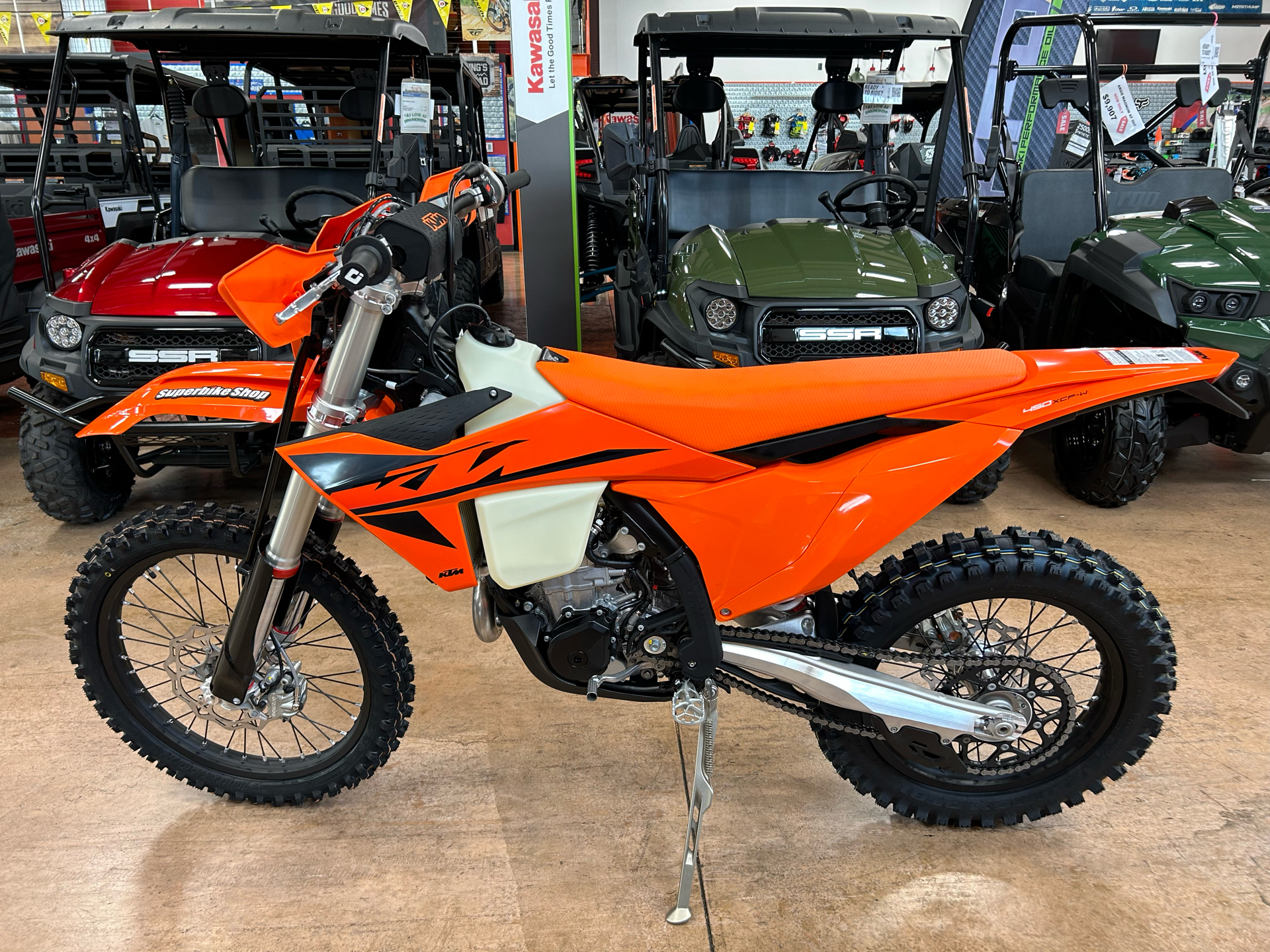 2025 KTM 450 XCF-W in Evansville, Indiana - Photo 4