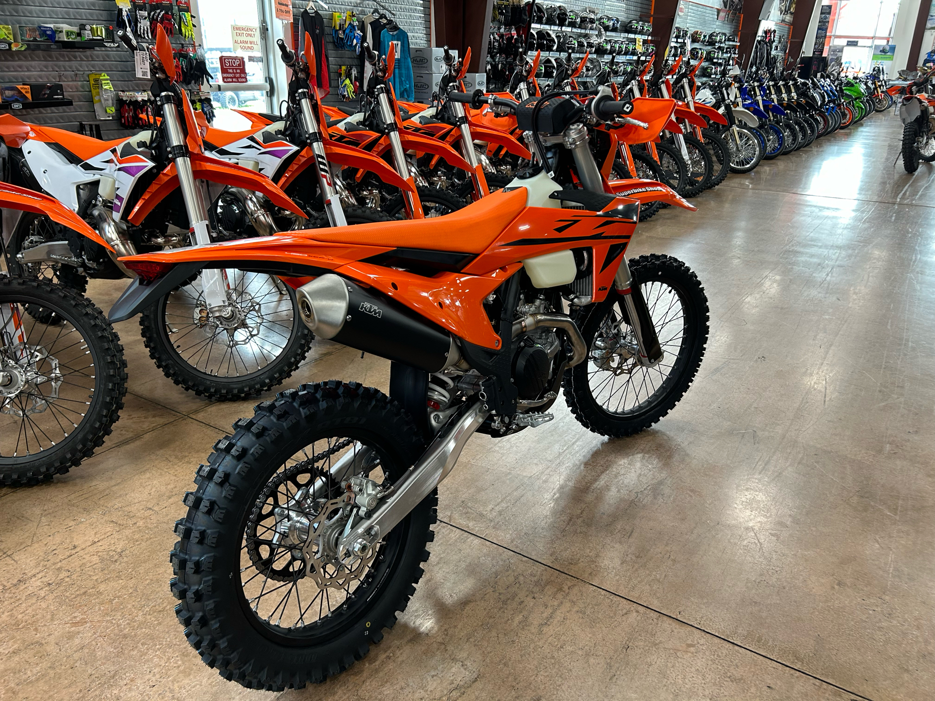 2025 KTM 450 XCF-W in Evansville, Indiana - Photo 5