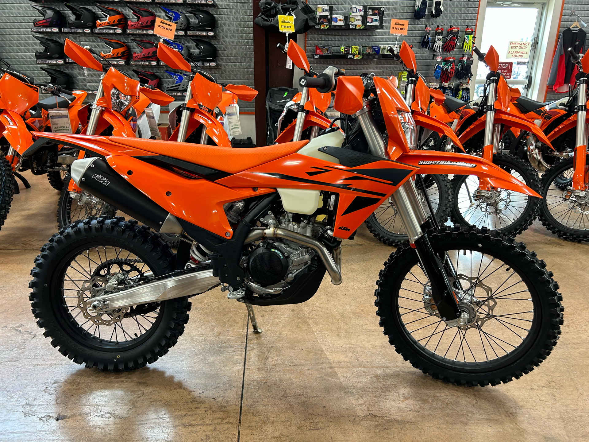 2025 KTM 450 XCF-W in Evansville, Indiana - Photo 8