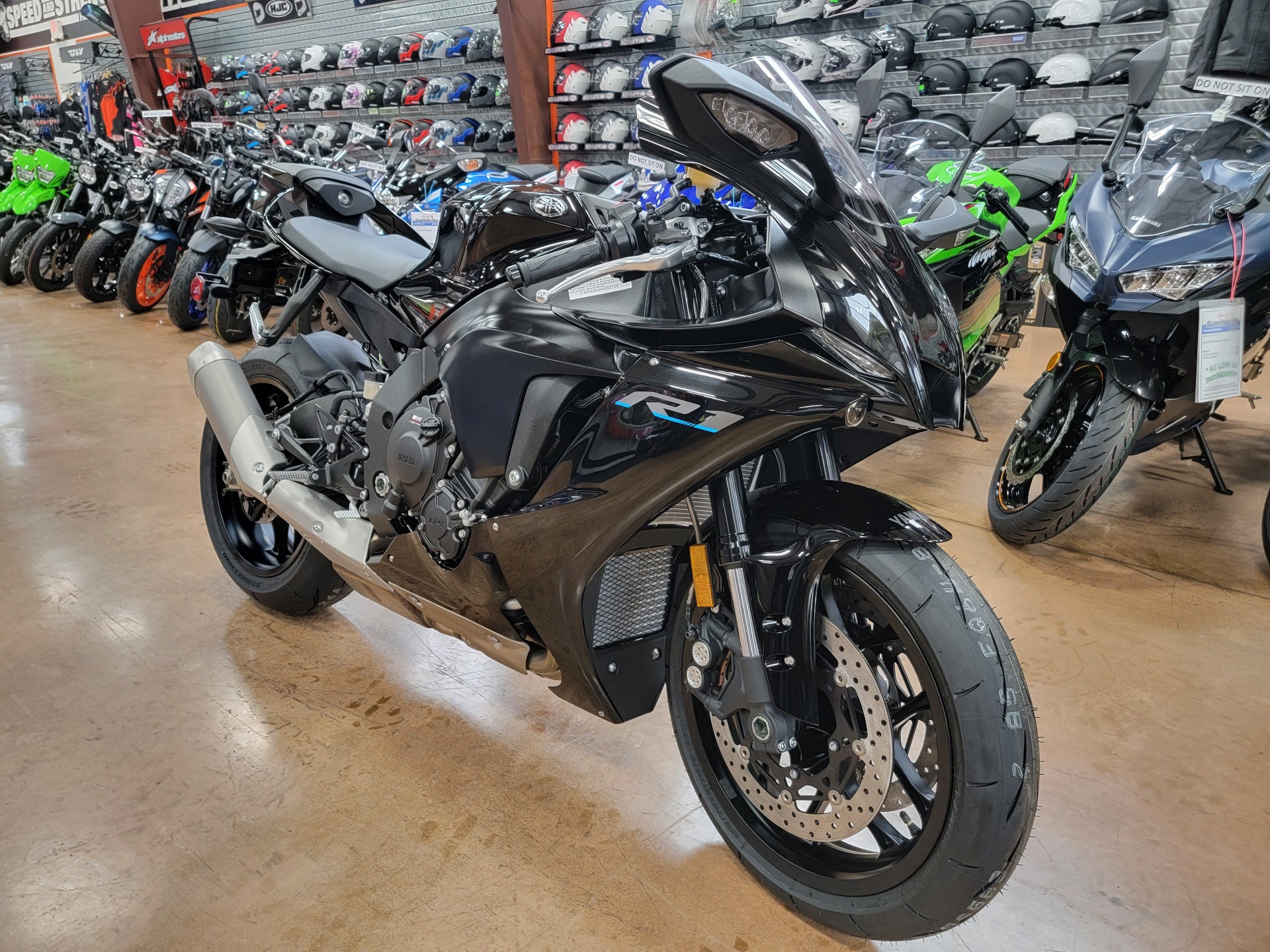 2023 Yamaha YZF-R1 in Evansville, Indiana - Photo 2
