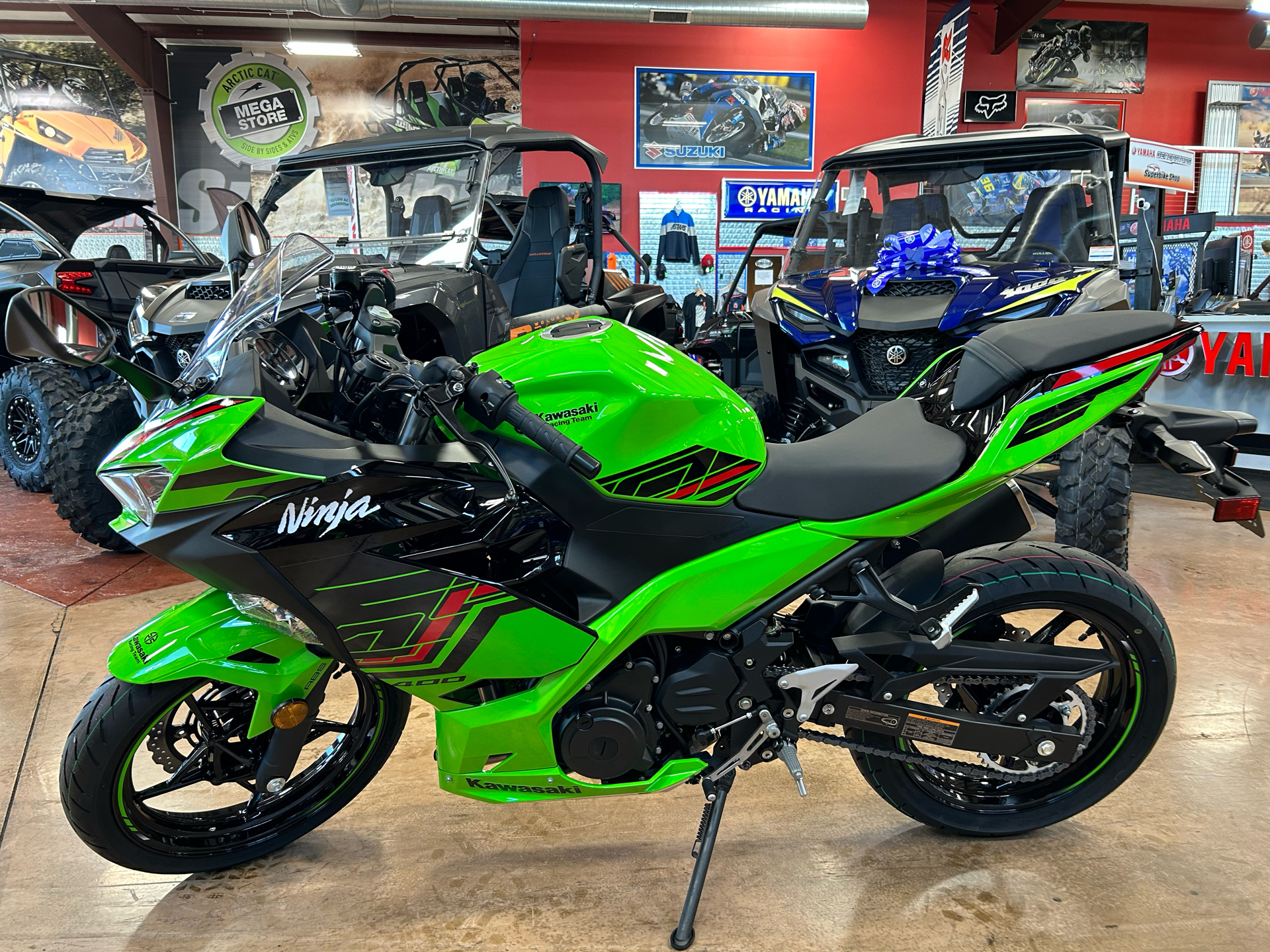 2023 Kawasaki Ninja 400 ABS KRT Edition in Evansville, Indiana - Photo 4