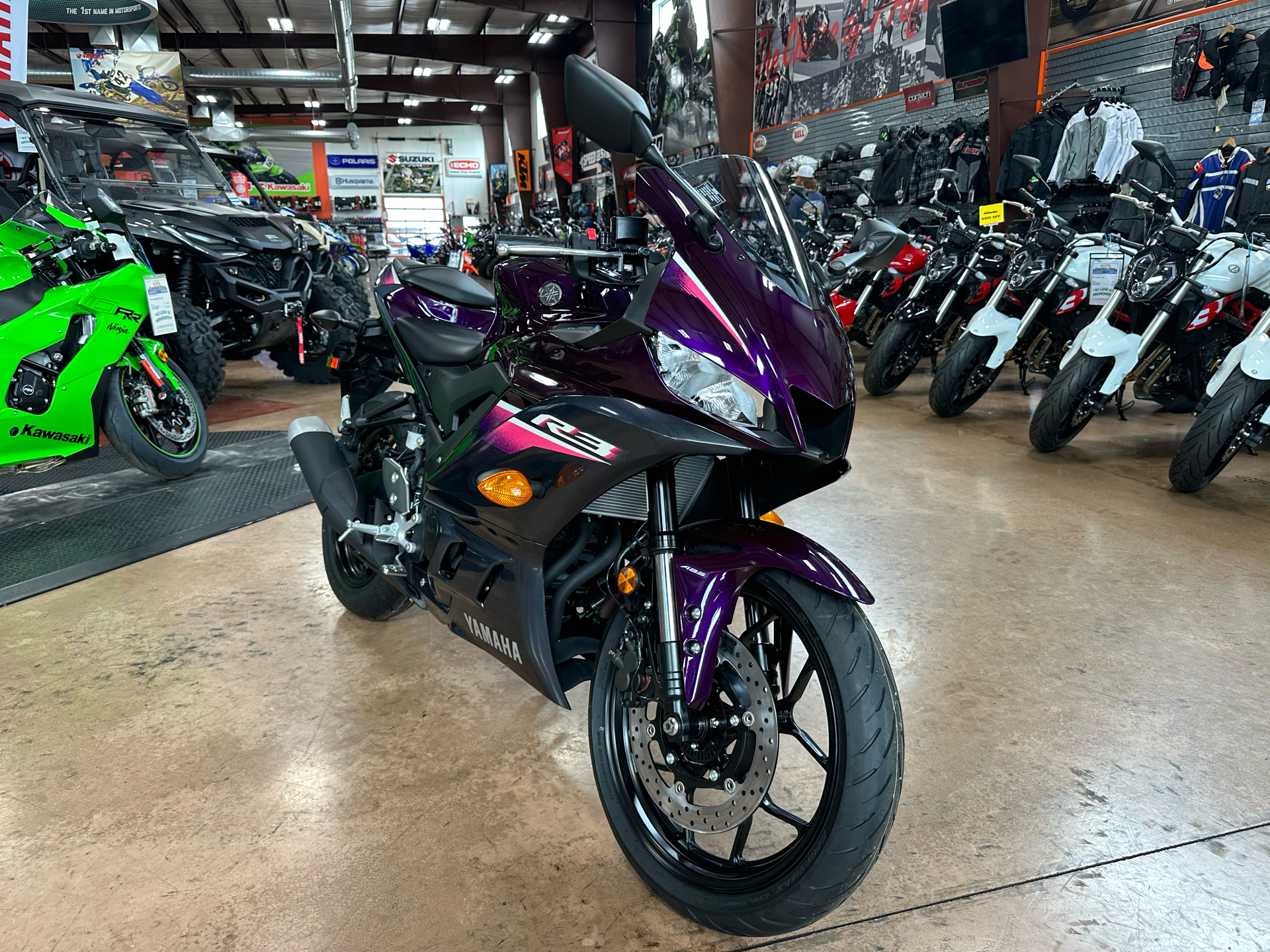 2023 Yamaha YZF-R3 ABS in Evansville, Indiana - Photo 2