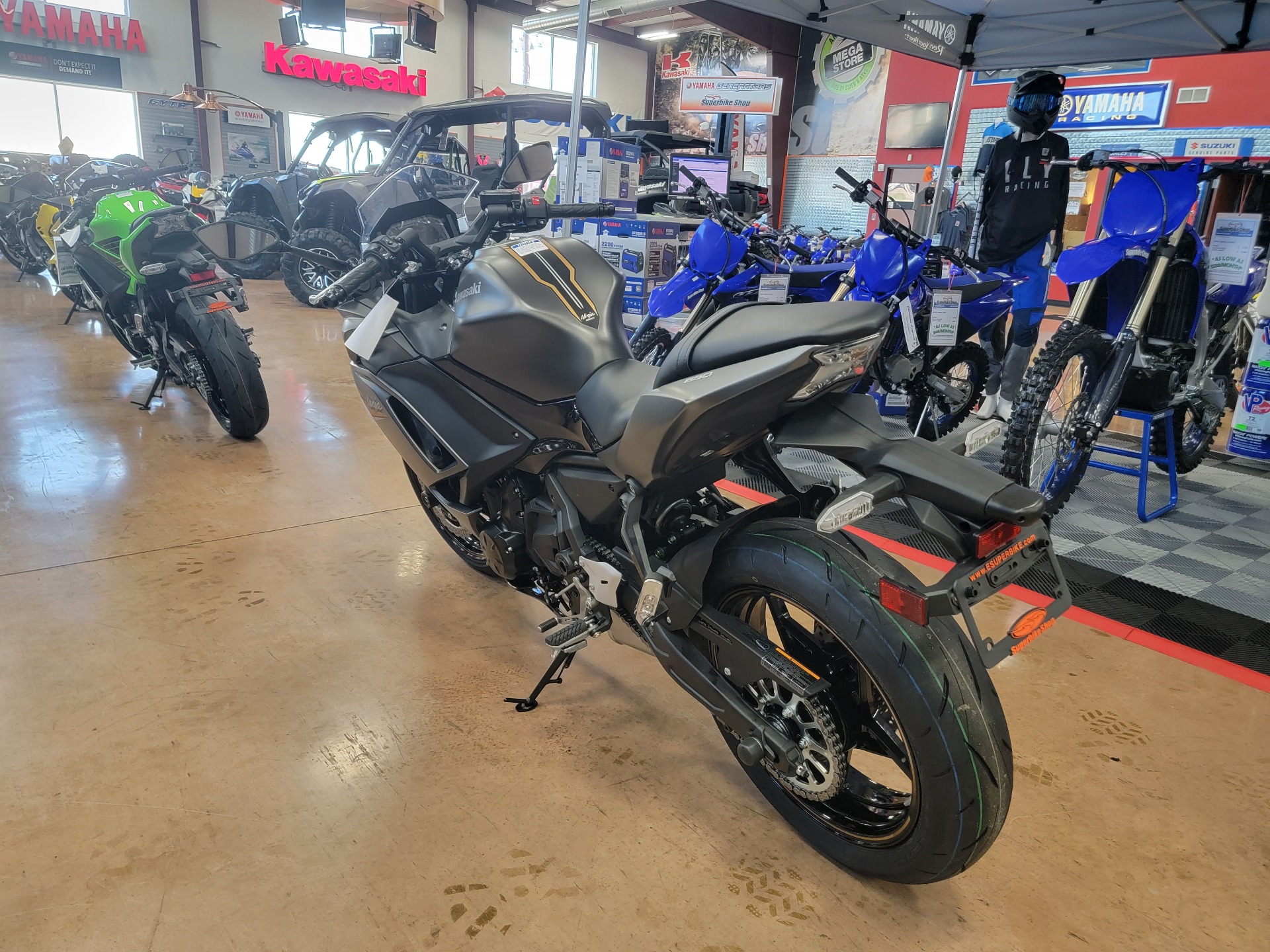 2023 Kawasaki Ninja 650 in Evansville, Indiana - Photo 5