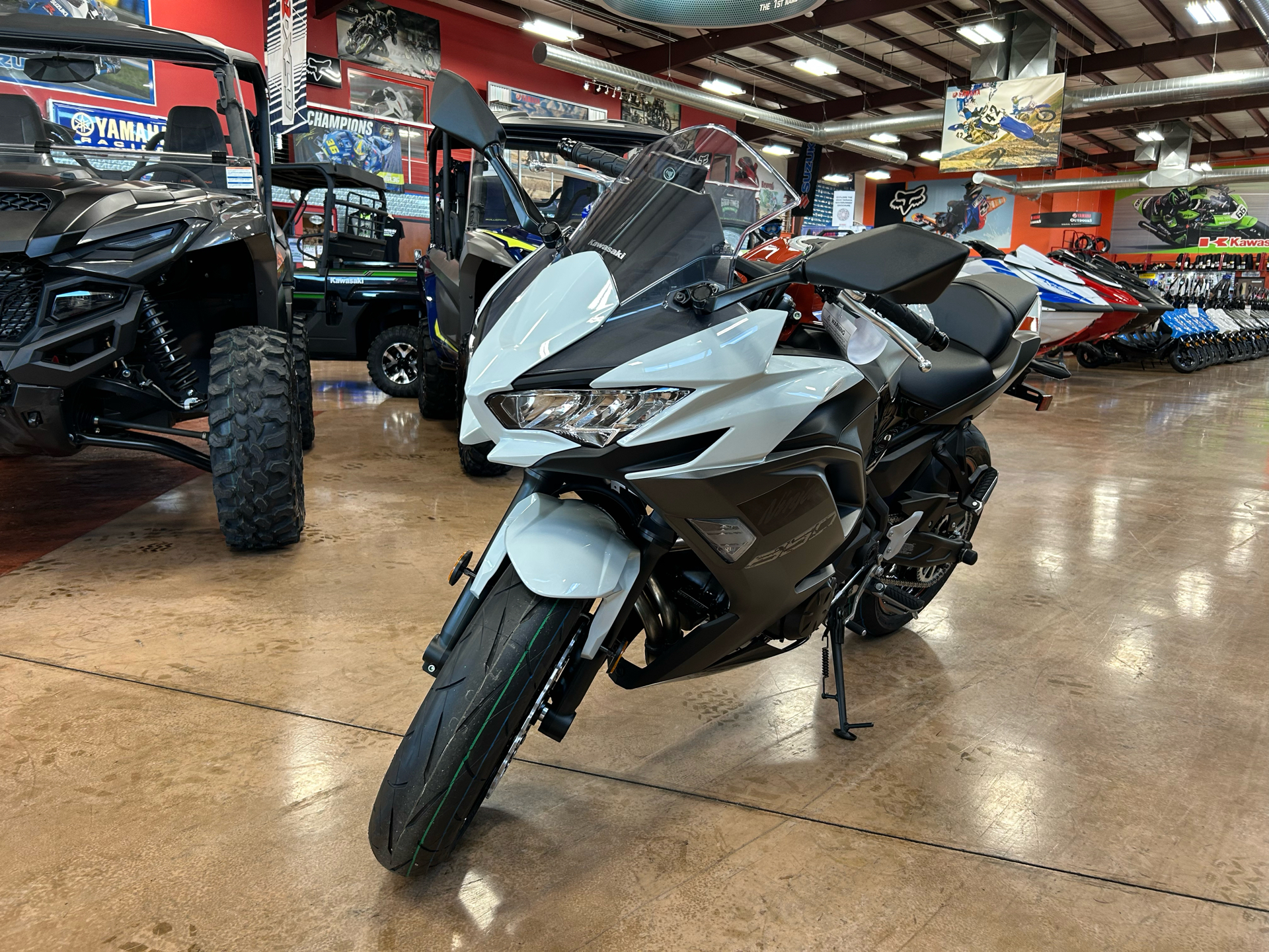 2023 Kawasaki Ninja 650 in Evansville, Indiana - Photo 3
