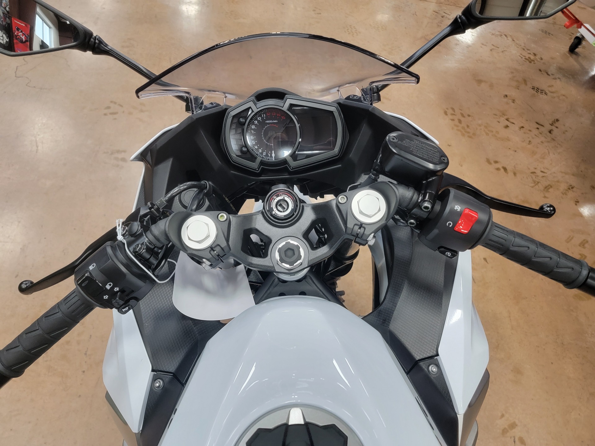 2023 Kawasaki Ninja 400 in Evansville, Indiana - Photo 6