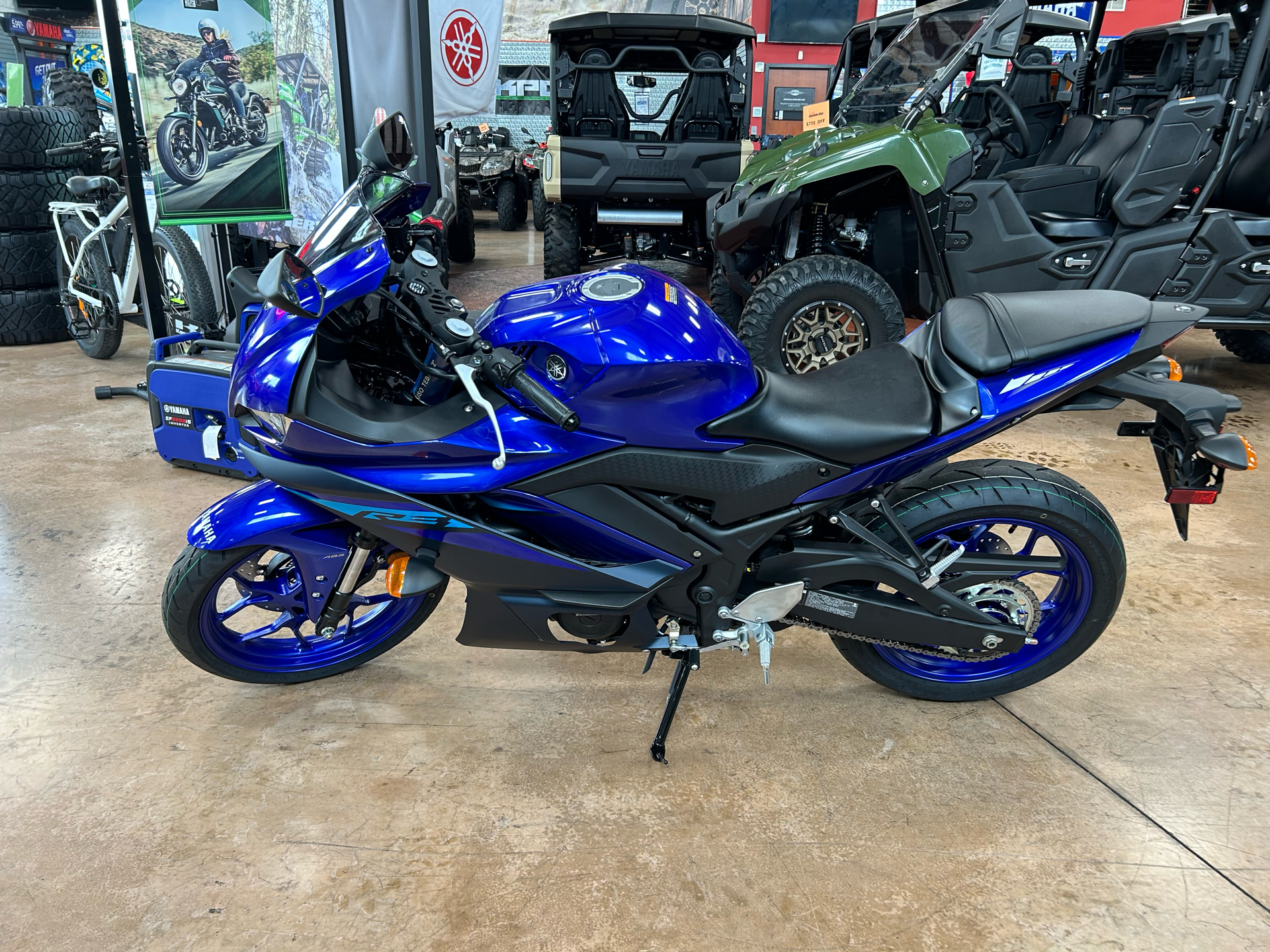 2024 Yamaha YZF-R3 in Evansville, Indiana - Photo 5