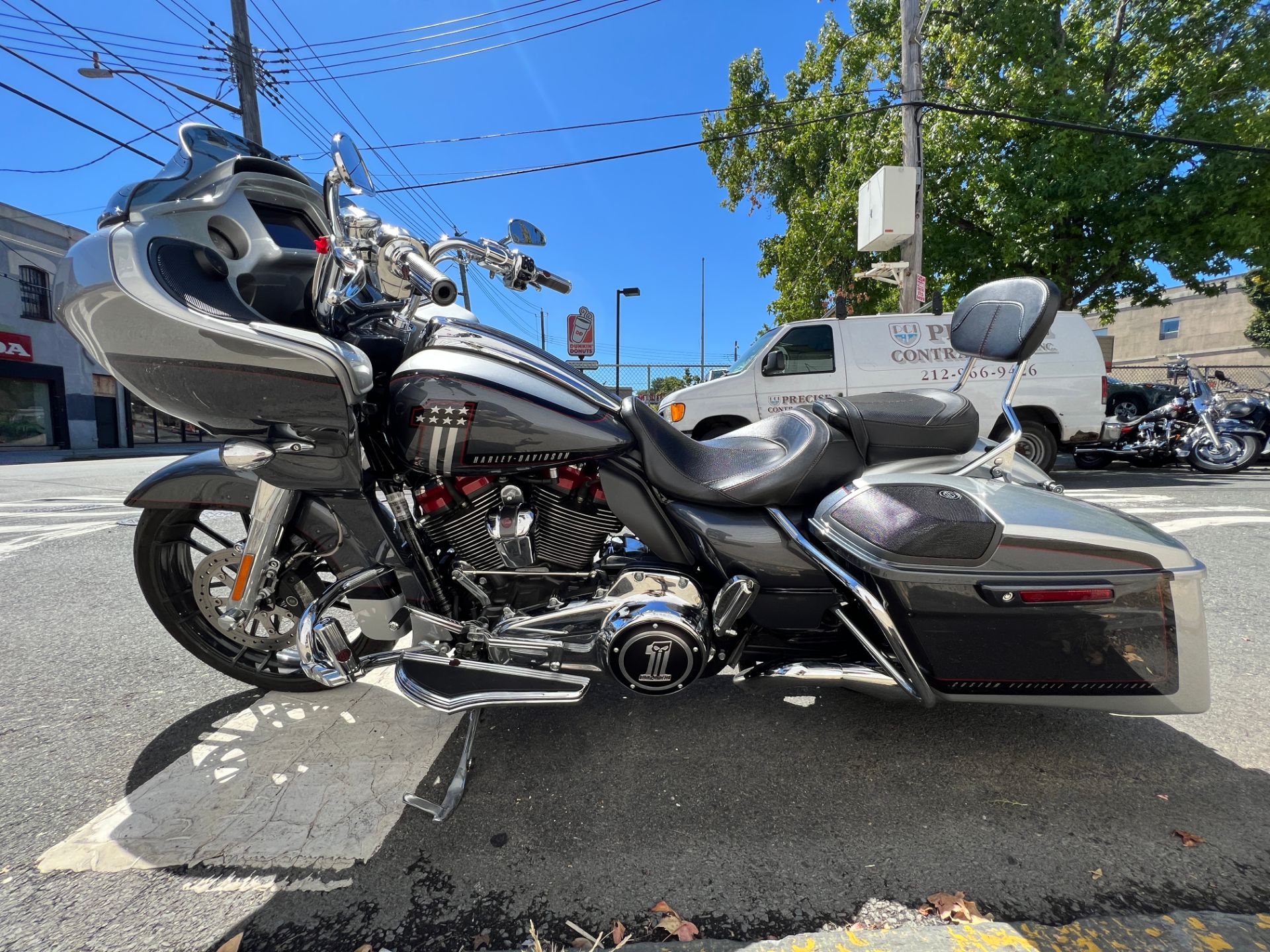 2019 Harley-Davidson CVO™ Road Glide® in Staten Island, New York - Photo 3