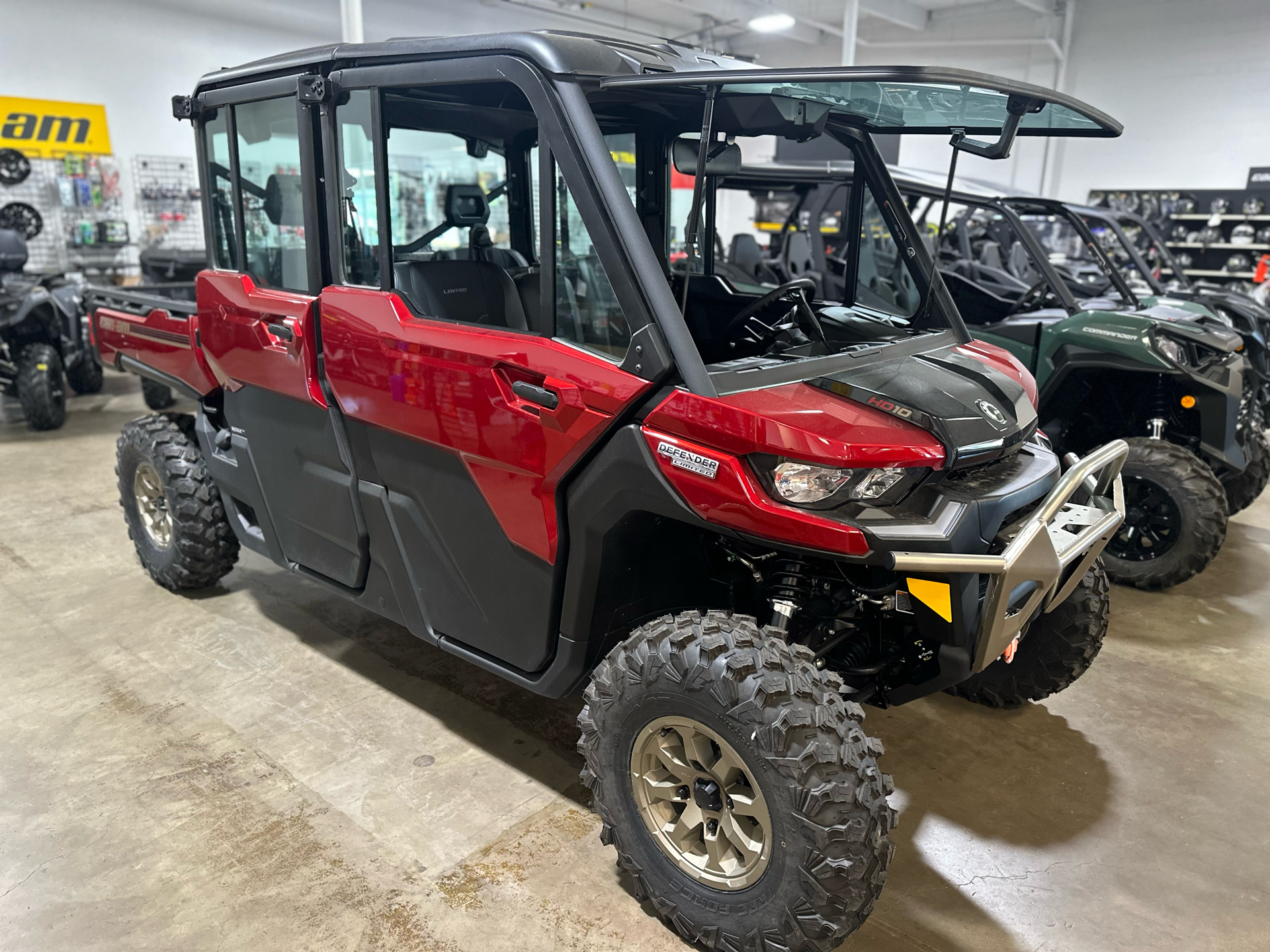 2024 Can-Am Defender MAX Limited in Eugene, Oregon - Photo 1