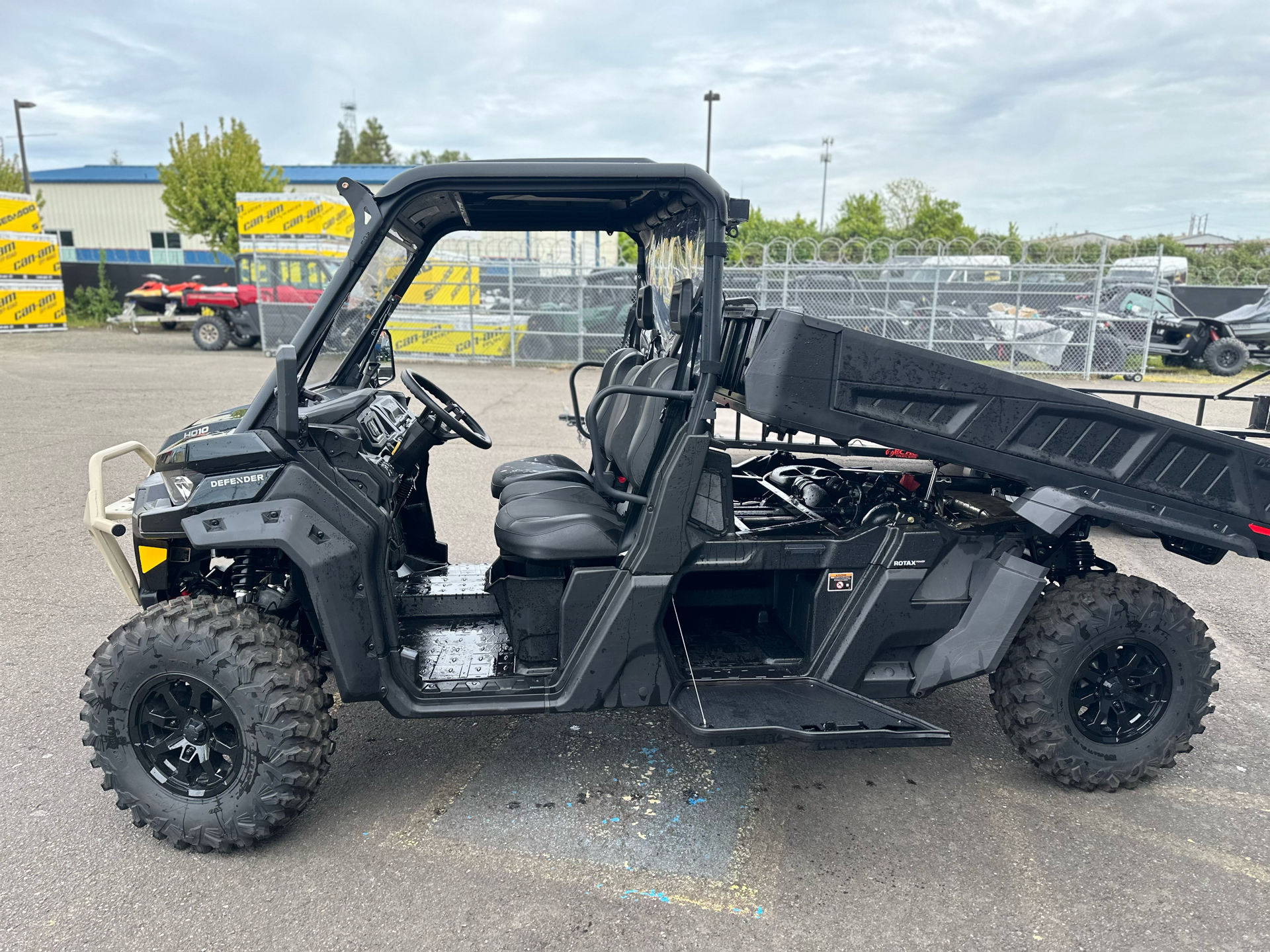 2024 Can-Am Defender Pro XT HD10 in Eugene, Oregon - Photo 2