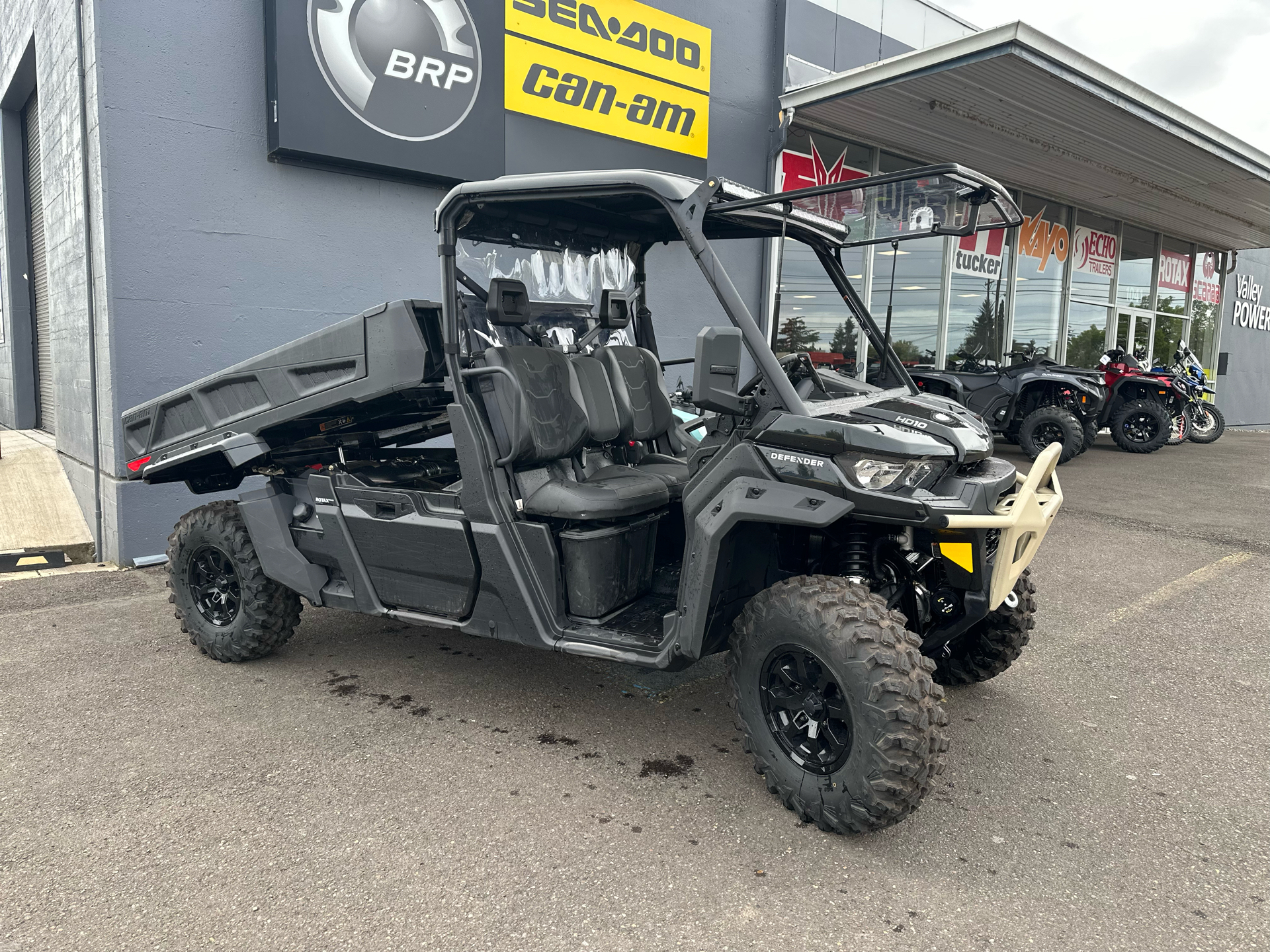 2024 Can-Am Defender Pro XT HD10 in Eugene, Oregon - Photo 4